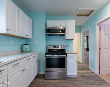 2916 Ford Avenue - Photo Thumbnail 5