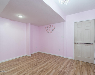 2916 Ford Avenue - Photo Thumbnail 12