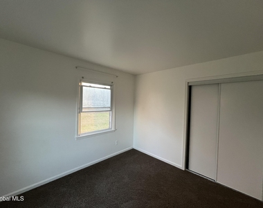11-21 Ashdown Road - Photo Thumbnail 9