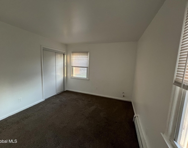 11-21 Ashdown Road - Photo Thumbnail 7