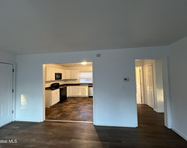 11-21 Ashdown Road - Photo Thumbnail 5