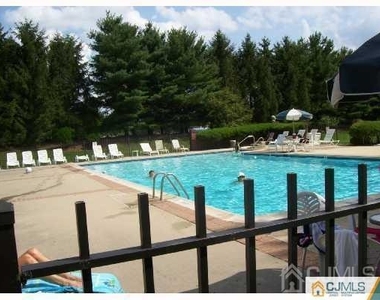 31 Kingston Run - Photo Thumbnail 14