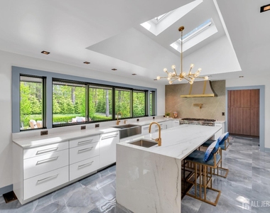 792 Partridge Drive - Photo Thumbnail 15