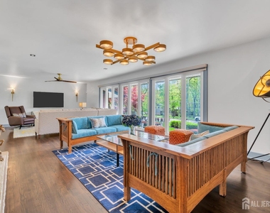 792 Partridge Drive - Photo Thumbnail 5