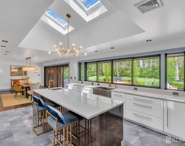 792 Partridge Drive - Photo Thumbnail 12