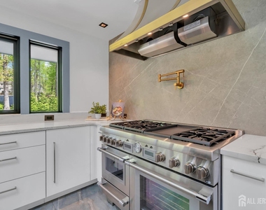 792 Partridge Drive - Photo Thumbnail 18