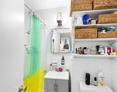 68 Perry Street - Photo Thumbnail 3