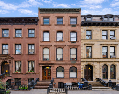 68 Perry Street - Photo Thumbnail 4