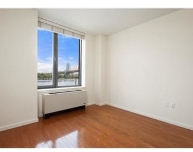 455 Main Street - Photo Thumbnail 4