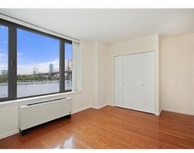 455 Main Street - Photo Thumbnail 3