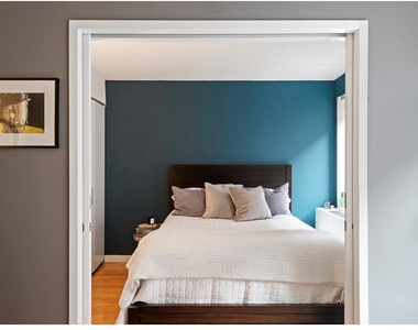 555 W 23rd Street - Photo Thumbnail 3