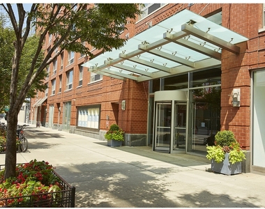 555 W 23rd Street - Photo Thumbnail 6