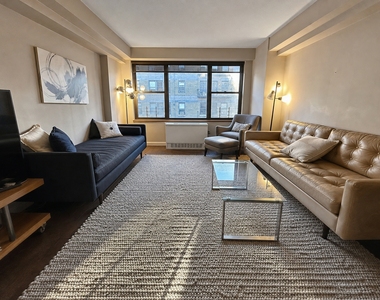 120 E 90th Street - Photo Thumbnail 4