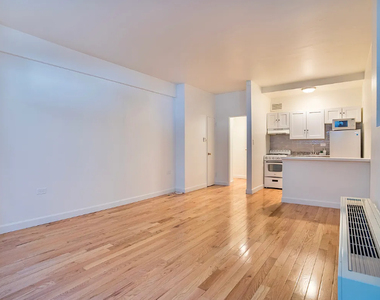 330 East 49th Street - Photo Thumbnail 3