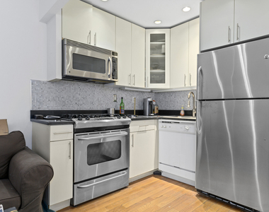 159 Bleecker Street - Photo Thumbnail 2