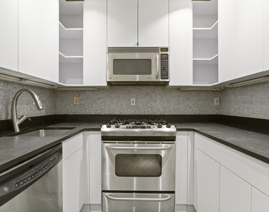159 Bleecker Street - Photo Thumbnail 2