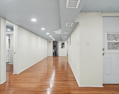 17-35 Stephen Street - Photo Thumbnail 23