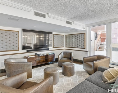 330 E 39th Street - Photo Thumbnail 9