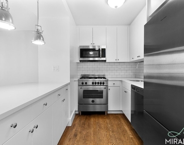 330 E 39th Street - Photo Thumbnail 3