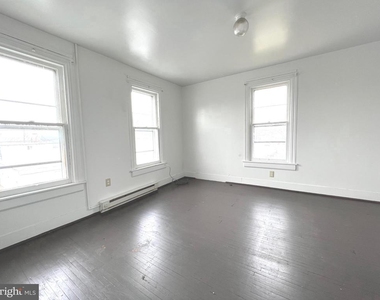 703 Second St - Photo Thumbnail 7