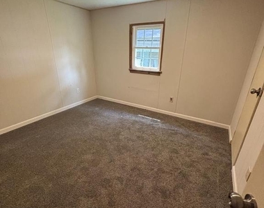 99 Monticello Drive - Photo Thumbnail 8