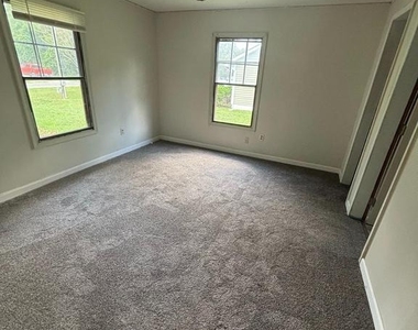 99 Monticello Drive - Photo Thumbnail 2