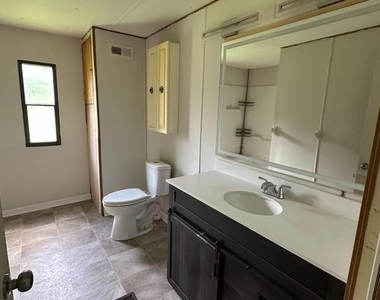 99 Monticello Drive - Photo Thumbnail 3