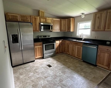 99 Monticello Drive - Photo Thumbnail 4