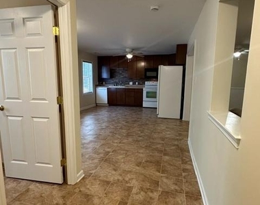 11021 Naples Court - Photo Thumbnail 4