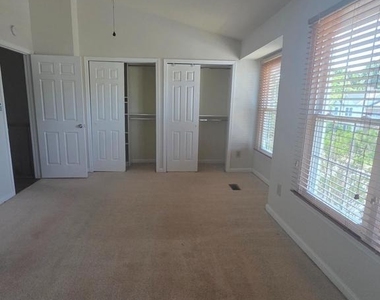7766 Black Horse Court - Photo Thumbnail 12