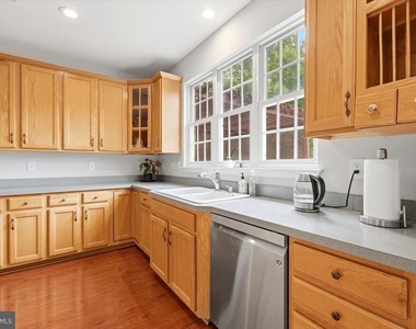 9255 Bowers Brook Place - Photo Thumbnail 17