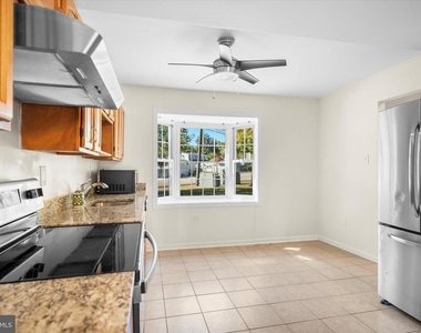 14797 Tamarack Place - Photo Thumbnail 6