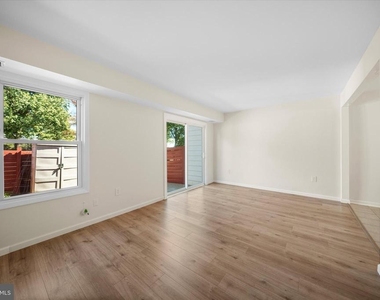 14797 Tamarack Place - Photo Thumbnail 9