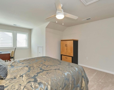 15563 Blue Lotus Lane - Photo Thumbnail 32