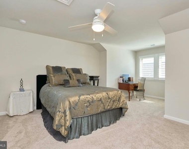 15563 Blue Lotus Lane - Photo Thumbnail 31
