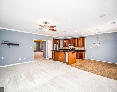 2515 Eastbourne Drive - Photo Thumbnail 12