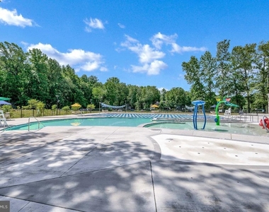 311 Yorktown Boulevard - Photo Thumbnail 9