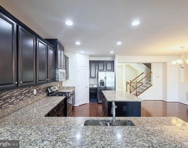 25707 Bishop Grove Terrace - Photo Thumbnail 4