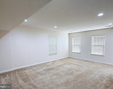 25707 Bishop Grove Terrace - Photo Thumbnail 15