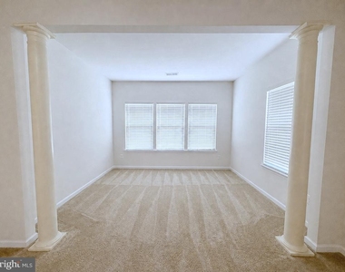 25707 Bishop Grove Terrace - Photo Thumbnail 10