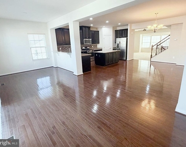 25707 Bishop Grove Terrace - Photo Thumbnail 5