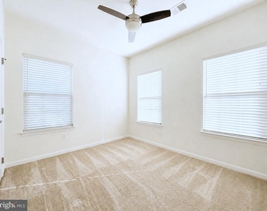 25707 Bishop Grove Terrace - Photo Thumbnail 13
