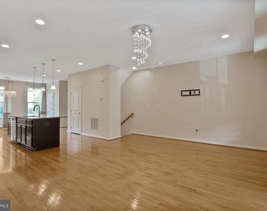 43393 Charitable Street - Photo Thumbnail 9