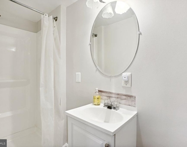 21717 Frame Square - Photo Thumbnail 23