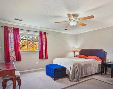 1130 Huntmaster Terrace Ne - Photo Thumbnail 8