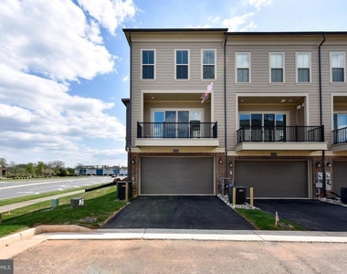 20686 Glenmont Terrace - Photo Thumbnail 24