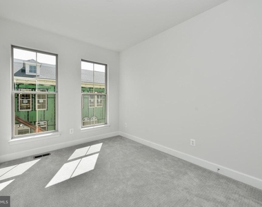 20686 Glenmont Terrace - Photo Thumbnail 17