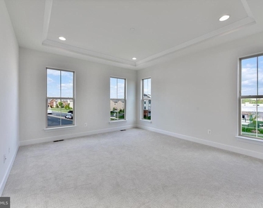 20686 Glenmont Terrace - Photo Thumbnail 9