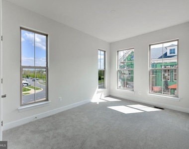 20686 Glenmont Terrace - Photo Thumbnail 18