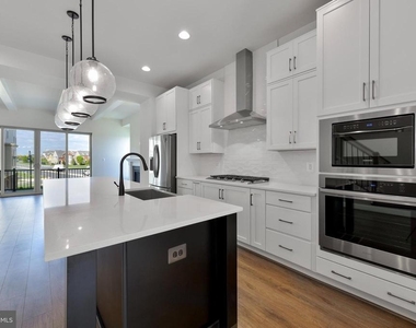 20686 Glenmont Terrace - Photo Thumbnail 3